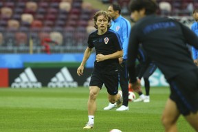 乐鱼-利雅得人蒙羞，遗憾告别欧冠赛场